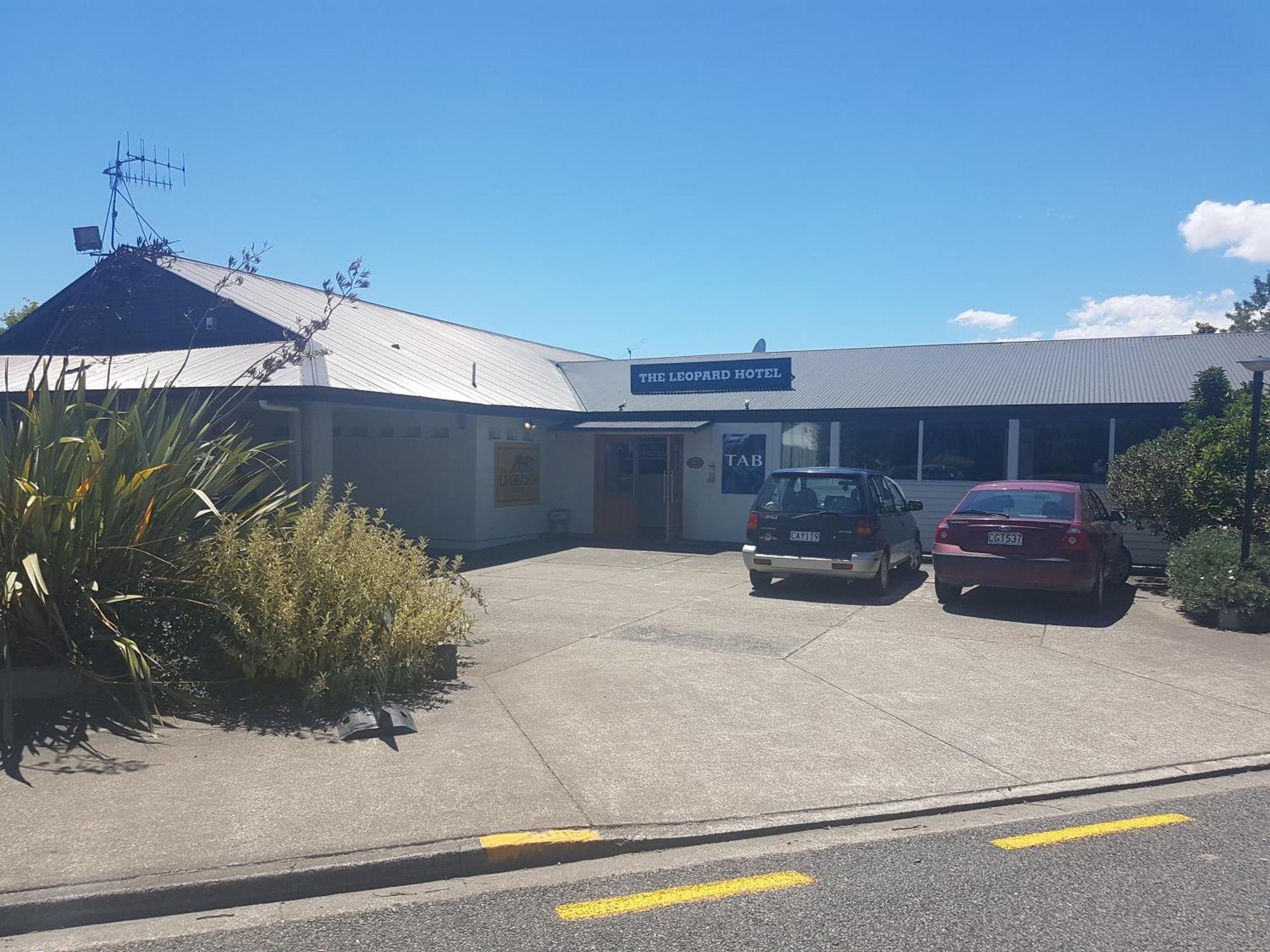 Leopard Hotel Waipukurau Exteriör bild